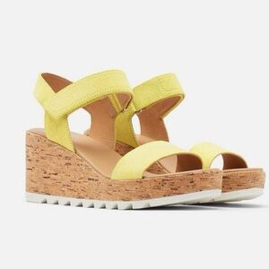 New! Sorel Women's Cameron Wedge Leather yellow Sandal size 9.5